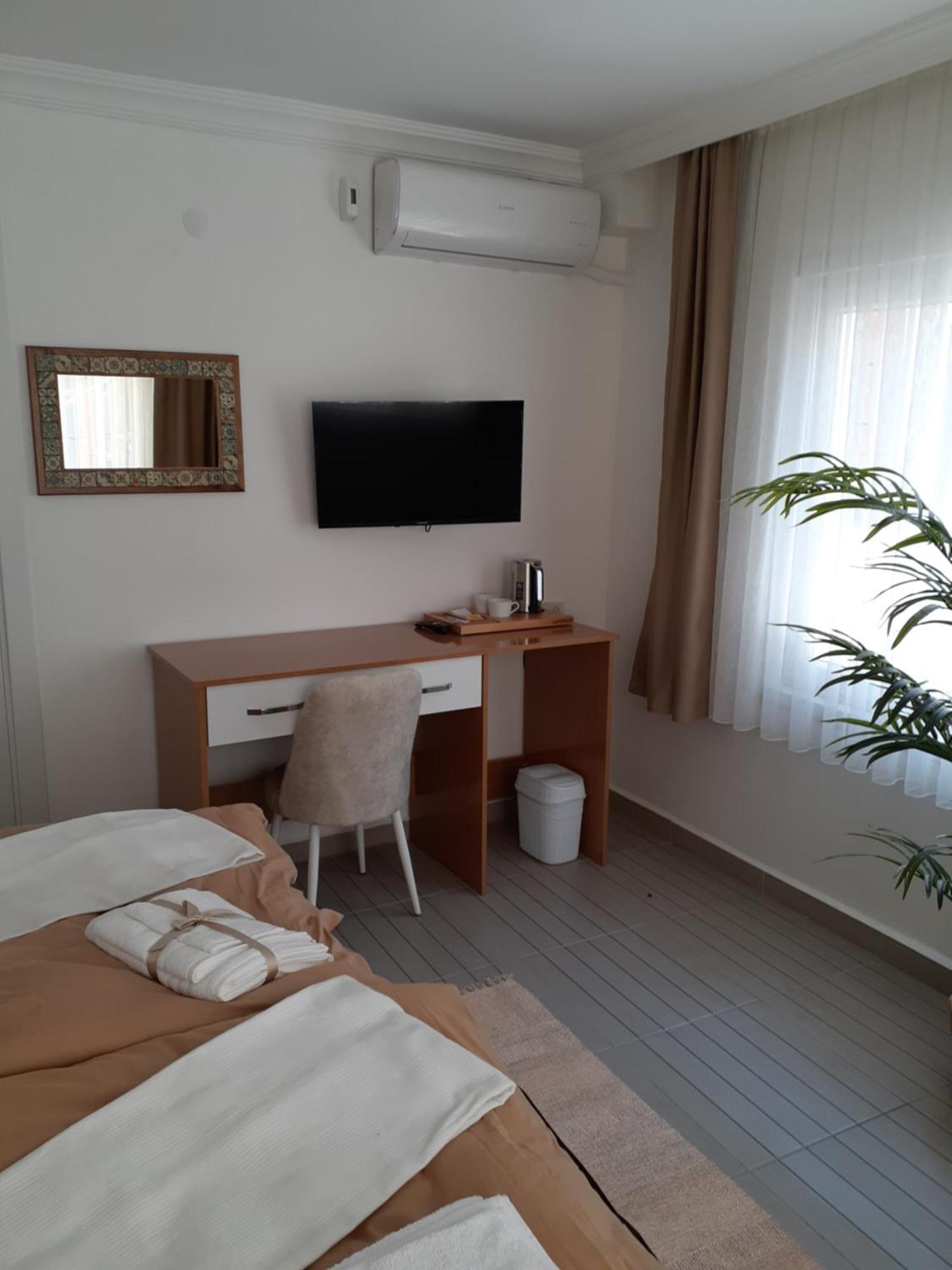 Otelia Pansiyon Ayvalı Esterno foto