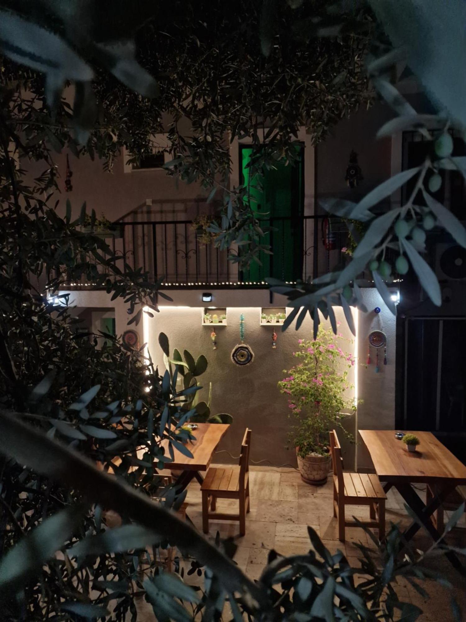 Otelia Pansiyon Ayvalı Esterno foto