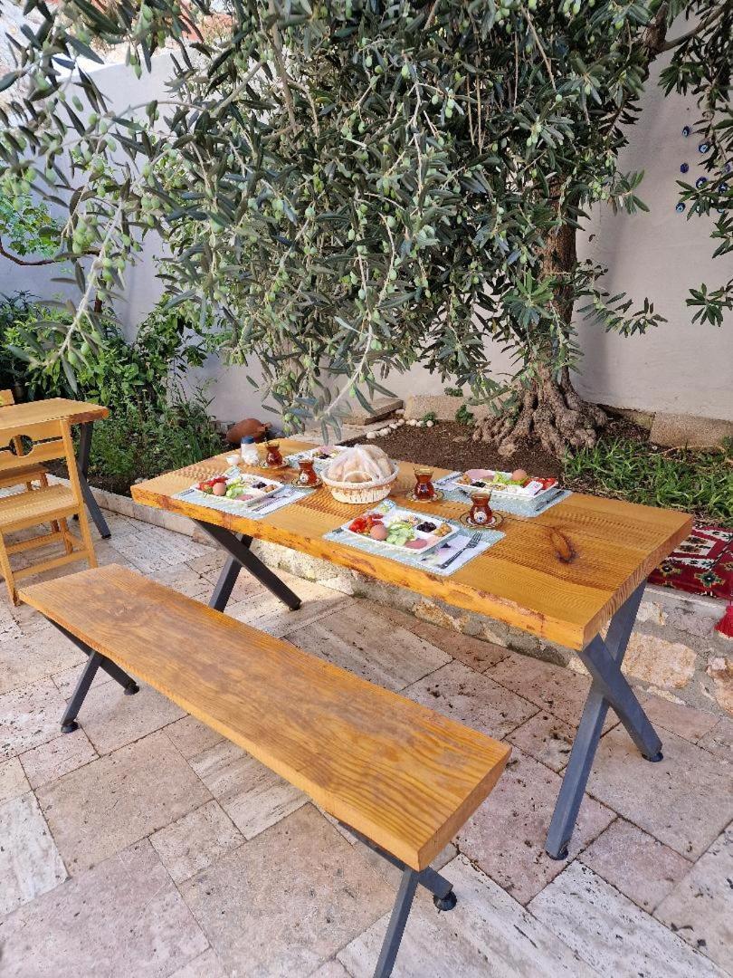 Otelia Pansiyon Ayvalı Esterno foto